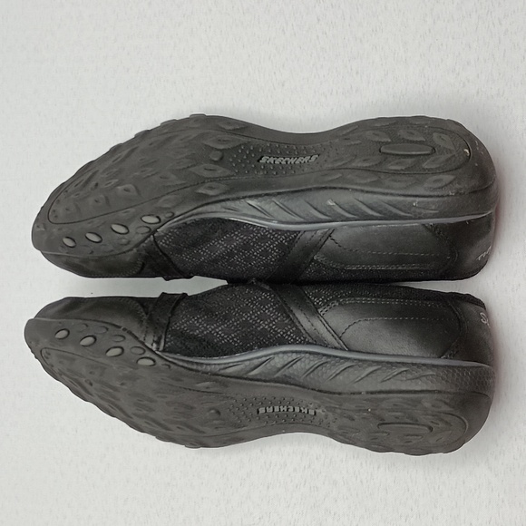 Skechers Breathe Easy In Good Spirits Relaxed Fit Mary Janes - Picture 4 of 4